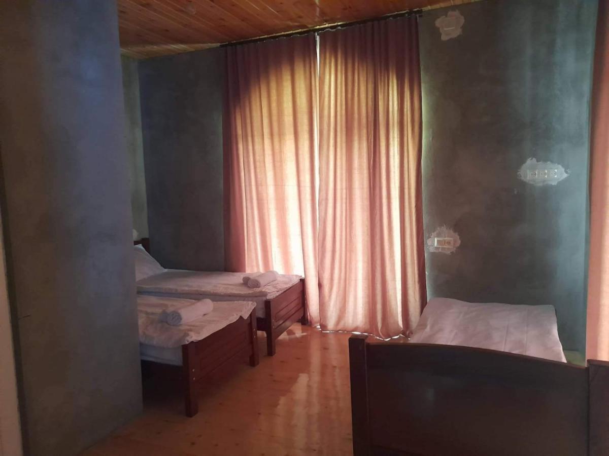 Guesthouse Ellie- Elisabeth Adishi Kültér fotó